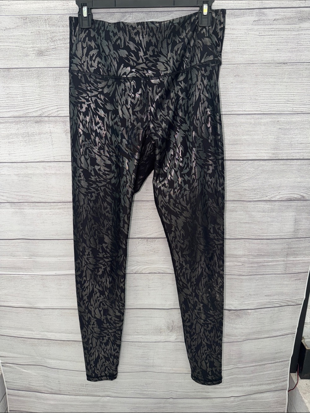 Old Navy Black Metallic Leaf-Print Leggings